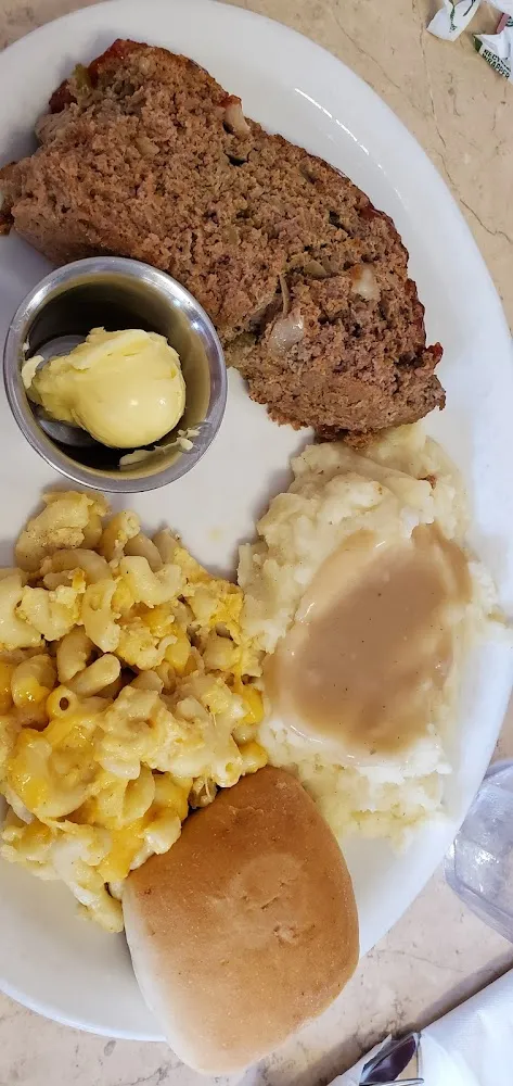 Meatloaf Mashed Potatoes and Mac N Cheese